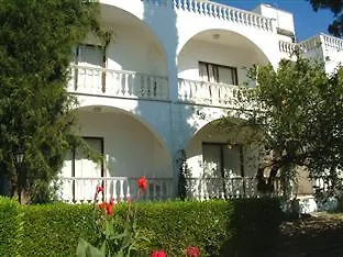 The Club Hotel